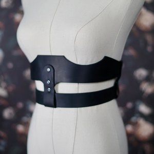 Taro Corset Belt in Matte Black Leather